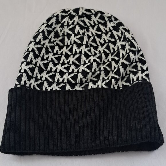 Michael Kors MK Logo hat, scarf and hat set. BMWT/ in a Box - Picture 9 of 10